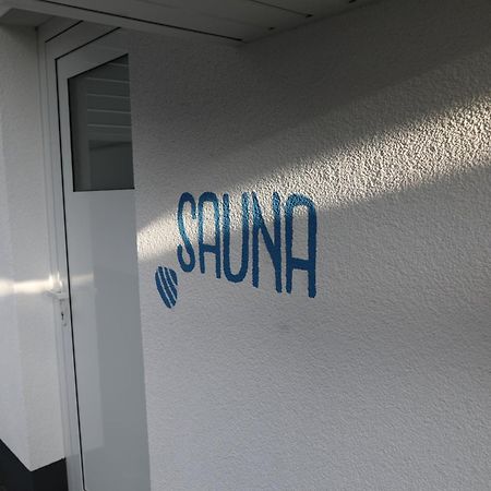 Eine Sehr Gemuetliche Dachgeschoss Ferienwohnung Ihlow  Bagian luar foto