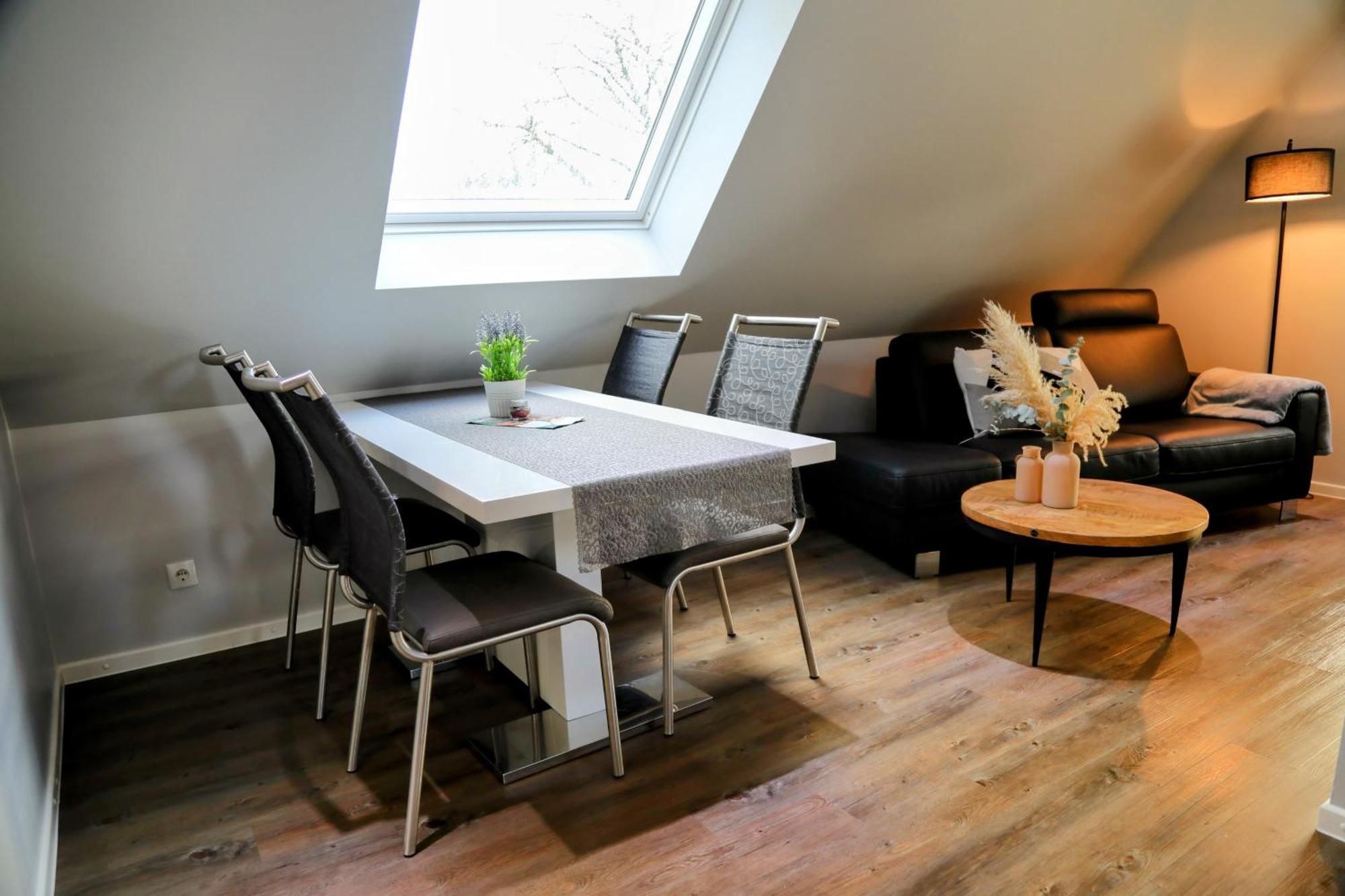 Eine Sehr Gemuetliche Dachgeschoss Ferienwohnung Ihlow  Bagian luar foto